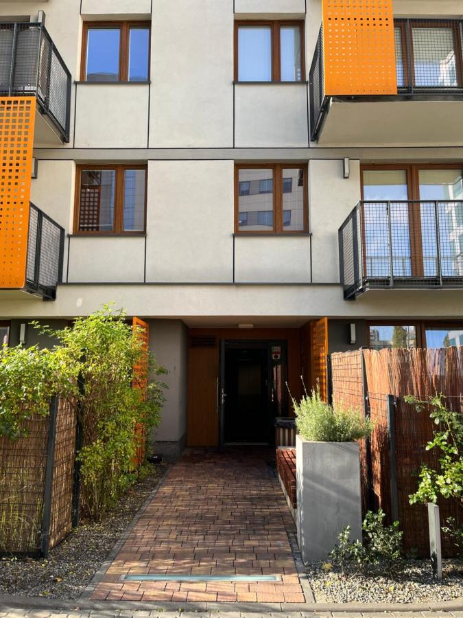 ורשה Cybernetyki2 Street Inn Near Airport מראה חיצוני תמונה