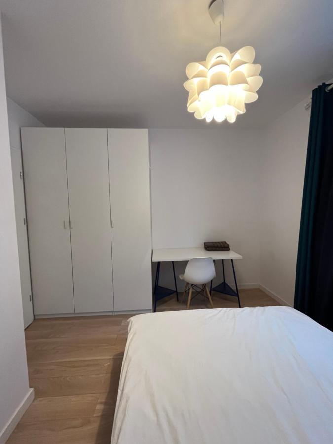 ורשה Cybernetyki2 Street Inn Near Airport מראה חיצוני תמונה